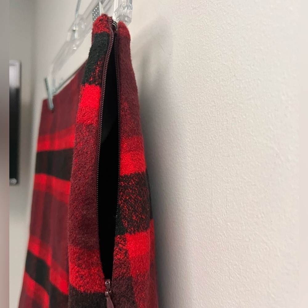 ABERCROMBIE & FITCH Women’s Red and Black Plaid Wool Mini Skirt - Size 0 - Picture 8 of 12